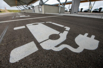 At a station on the new Ulm-Wendlingen rail line in Germany, commuters will have access to a charging park with 259 e-charging points with their own photovoltaic supply.