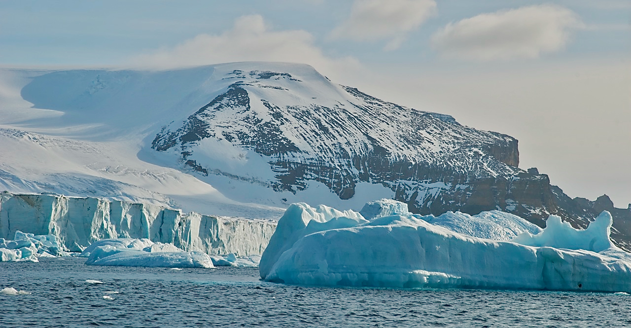 New research shows that coastal ice sheets can retreat up to 2,000 feet per day in a warming climate. Credit: Bob Berwyn