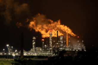 The Shell plastics plant on the Ohio River in Beaver County, Pennsylvania. Credit: Mark Dixon, Flickr, CC BY 2.0.